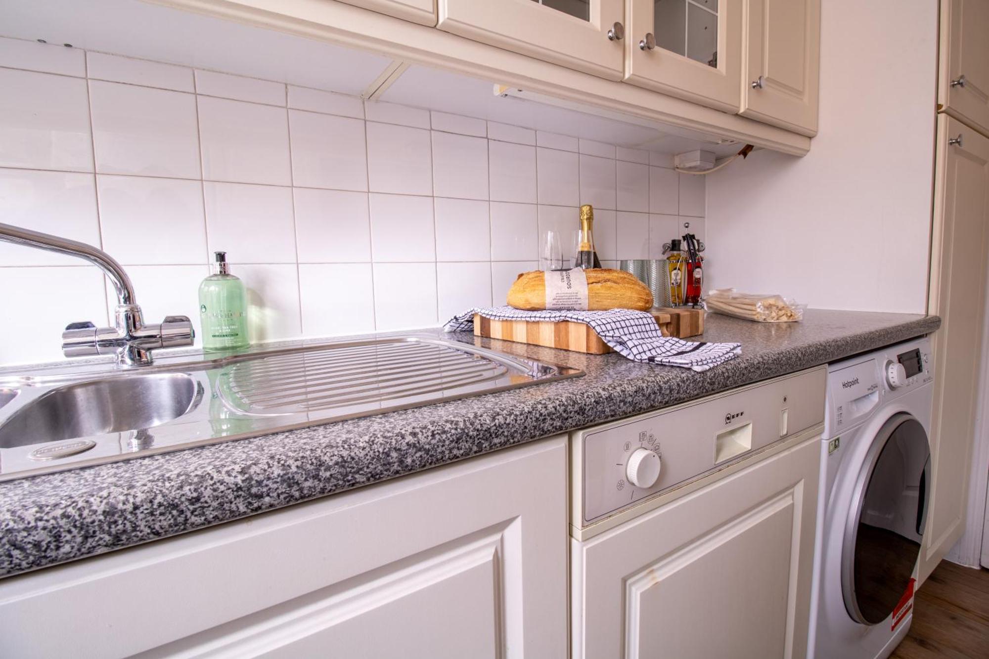 Cosy 2-Bedroom Apartment In Mayfair 8Cb - 4Th Floor No Elevator London Exterior photo